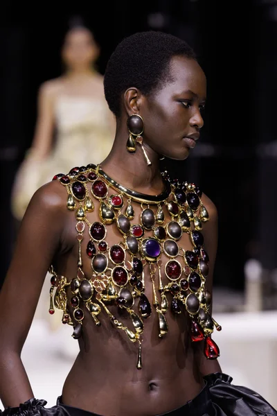 Look 150
